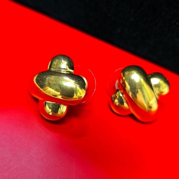Elegant Gold Tone Knot Stud Earrings - Picture 6 of 11